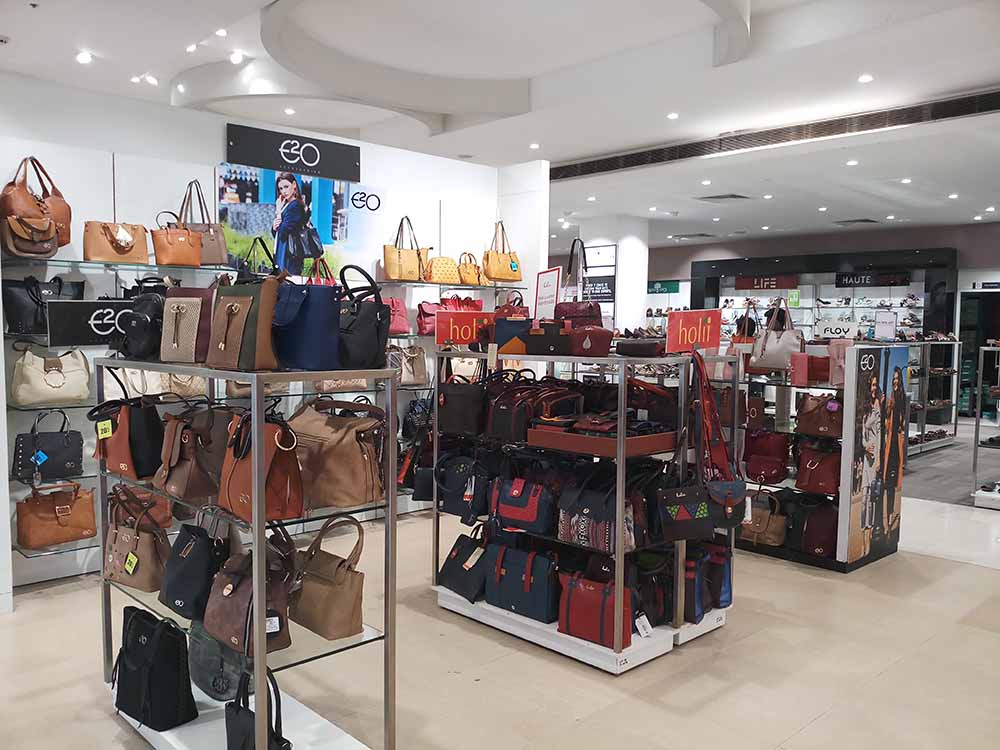 SHOPPERS STOP at kumar pacific Mall