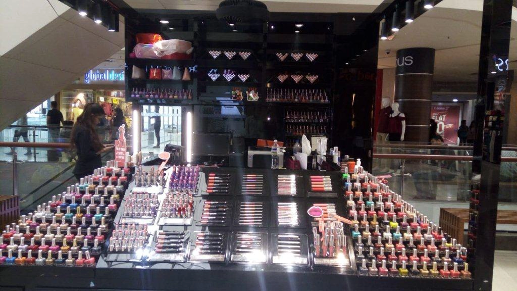 Color bar store at kumar pacific