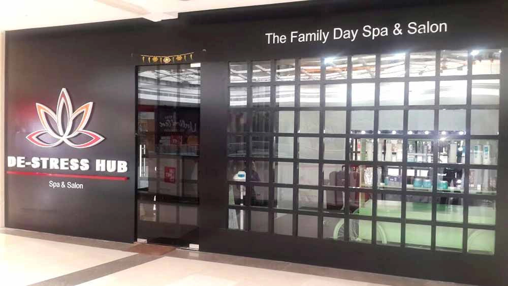 destresshub  at Kumar Pacific Mall