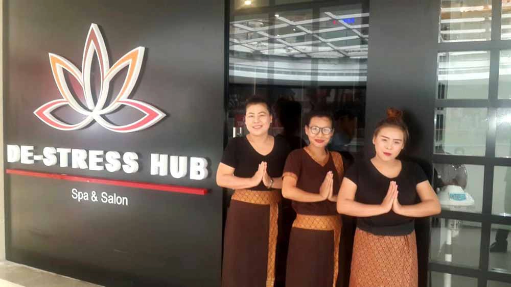destresshub  at Kumar Pacific Mall