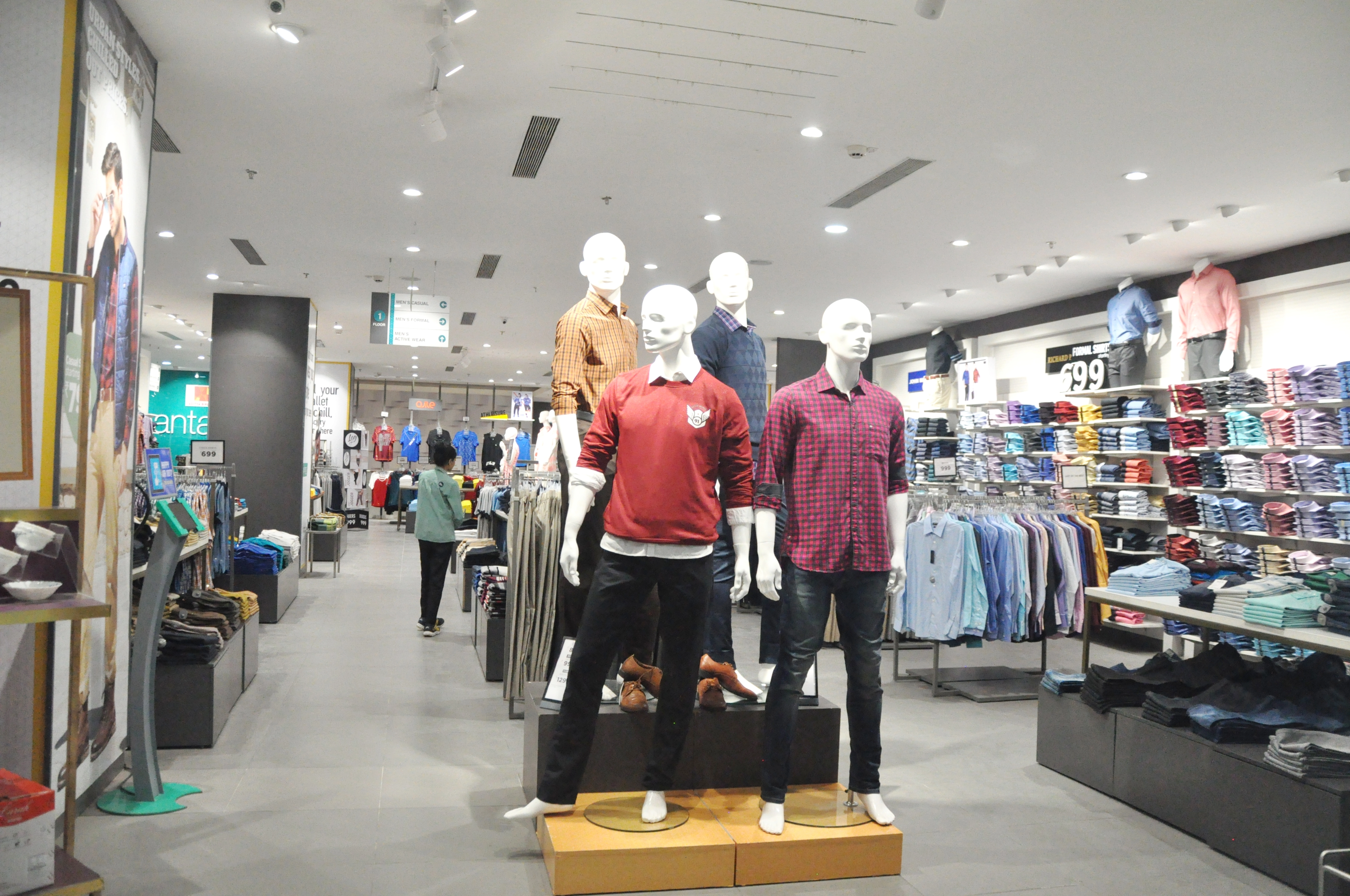 Pantaloons store at kumar pacific
