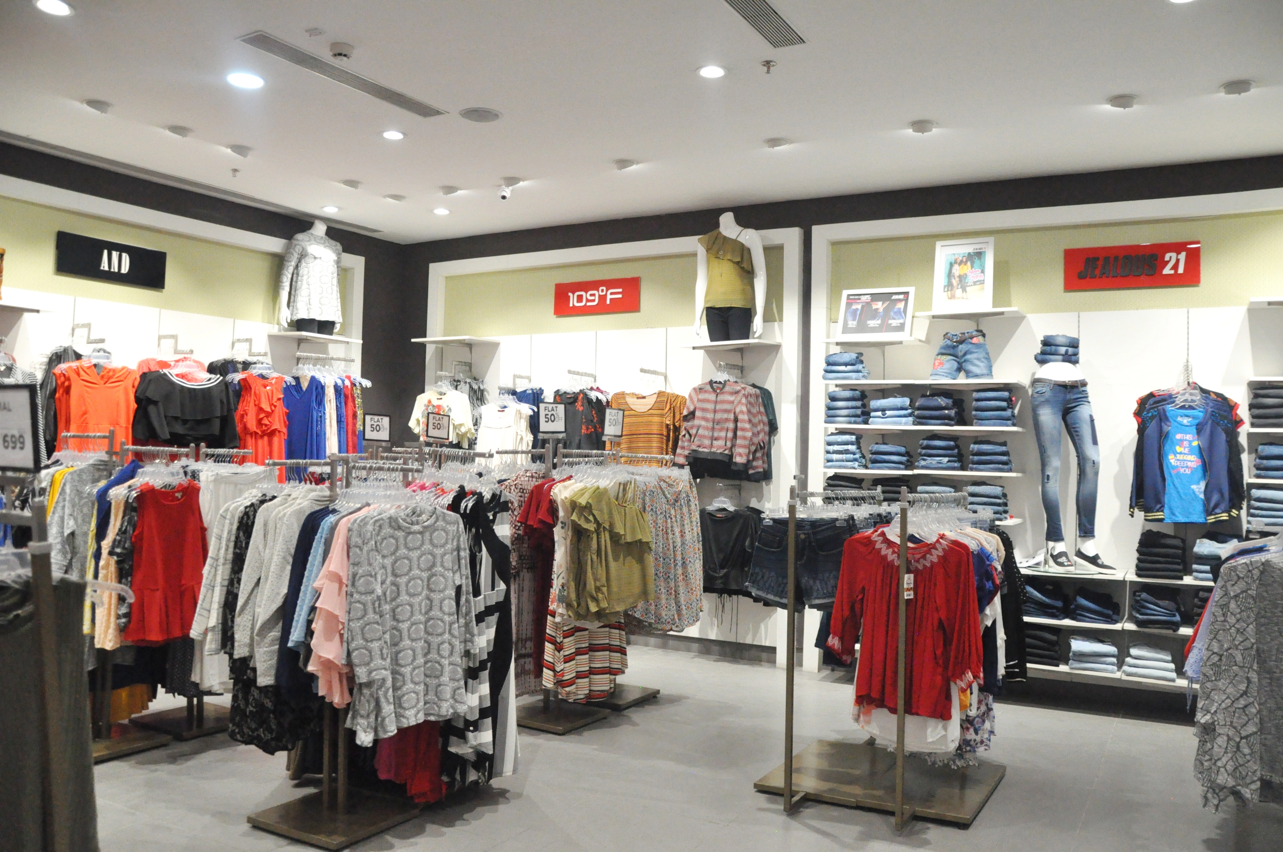 Pantaloons store at kumar pacific