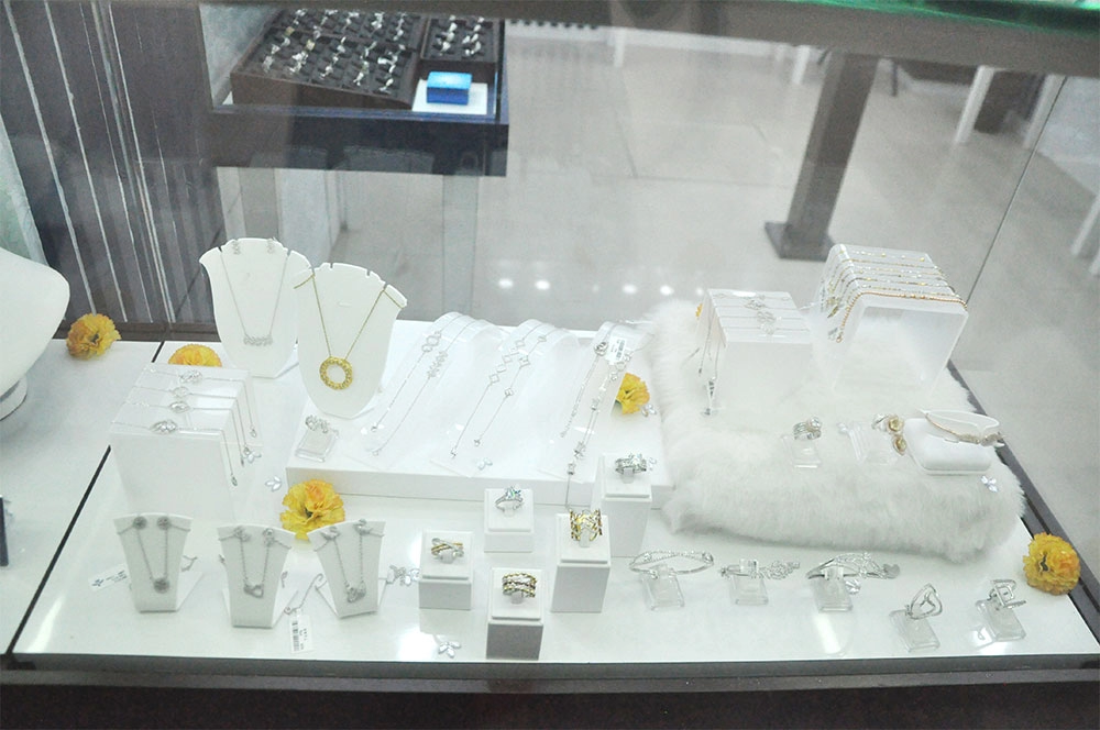 Tuan Jewellery at Kumar Pacific Mall